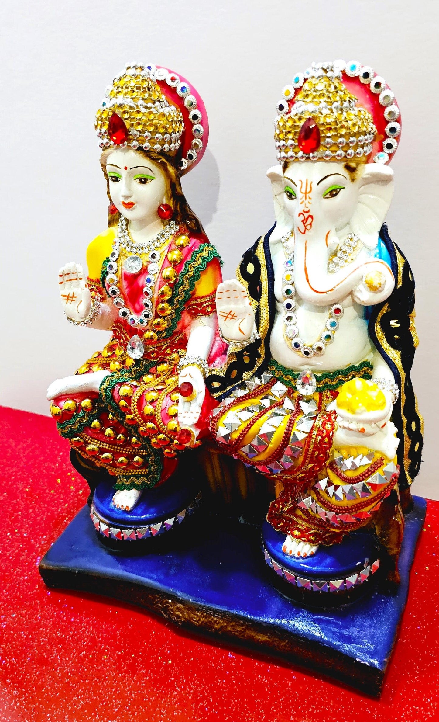 Lord Ganesh Goddess Lakshmi statue