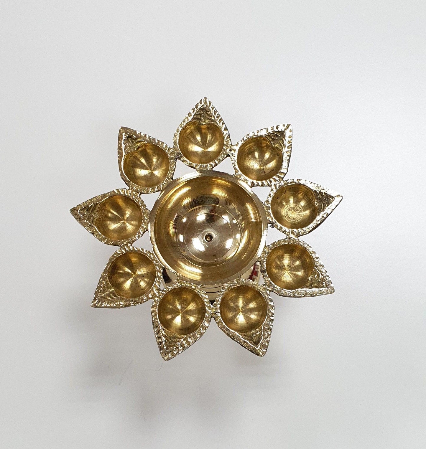 Brass Aarti Puja/Pooja/Diwali/Festival 9 Diya/Diva Lamp,